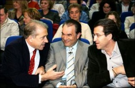 Crespo, entre Cui&ntilde;a e Feijoo