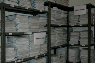 A actual Consellar&iacute;a de Educaci&oacute;n elaborou unha enquisa para que os pais puidesen decidir a lingua das clases dos seus fillos