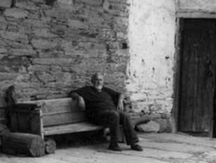 Varias fotograf&iacute;as do poeta tiradas da web da asociaci&oacute;n Amigos de Ux&iacute;o Novoneyra