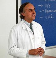 Rexeita o convenio entre as tres universidades e a Xunta e defende unha &uacute;nica facultade de Medicina