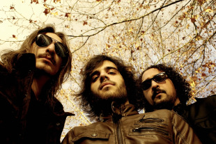 Born a Lion traen o seu rock con acento do sur dende Leir&iacute;a