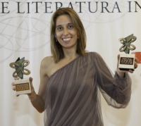Rosa Aneiros ga&ntilde;ou este ano o o Xerais de novela e o premio da Fundaci&oacute;n Caixa Galicia de Literatura Xuvenil.