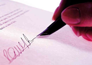 Un de cada dous mozos galegos te&ntilde;en un contrato temporal, unha taxa que supera &aacute; media estatal