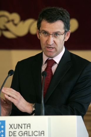 Feijoo ad&iacute;a o cumprimento de d&uacute;as das s&uacute;as tres promesas fiscais