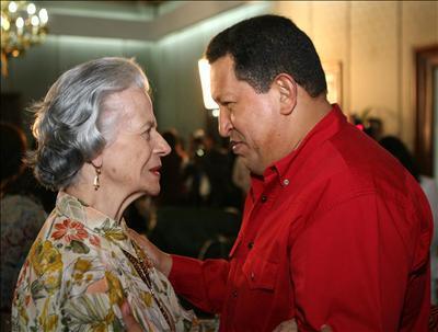 Ch&aacute;vez coa nai da liberada Clara Rojas en Caracas