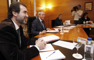 Touri&ntilde;o e Quintana durante o derradeiro Consello do Goberno en funci&oacute;ns