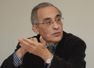 Xerardo Est&eacute;vez