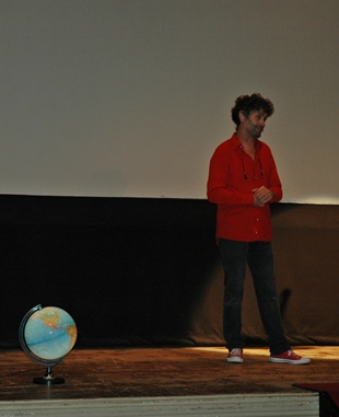 Candido Paz&oacute; provocou as gargalladas dos asistentes en varias ocasi&oacute;ns / Fotos: F. A.