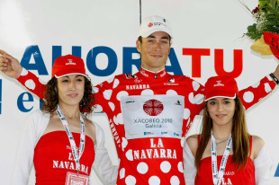 Rabu&ntilde;al, no podio