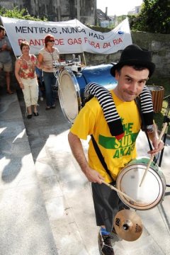 Pulpi&ntilde;o Viasc&oacute;n, diante do concello de Mugardos