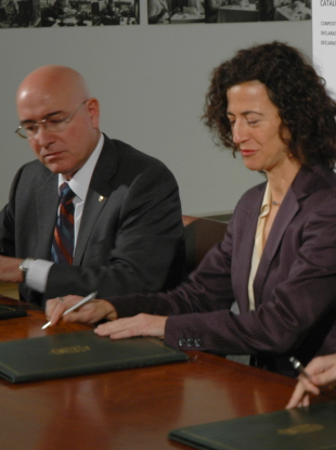 Un momento da sinatura da 'Declaraci&oacute;n de Compostela'