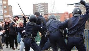 37,2% pensan que os axentes "se po&ntilde;en nerviosos e se lles vai a man"