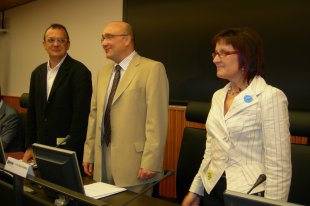 Pueyo, Baztarrika e L&oacute;pez, no acto de sinatura do protocolo