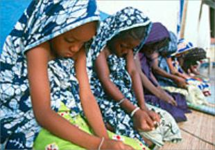 Nenas que sufriran a mutilaci&oacute;n sexual