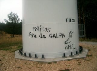 Pintada no Parque E&oacute;lico do Faro, en Chantada, que apareceu o d&iacute;a da sabotaxe, segundo a AEG. Foto: AEG