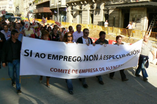 As traballadoras bot&aacute;ronse este xoves &aacute;s r&uacute;as de Vigo
