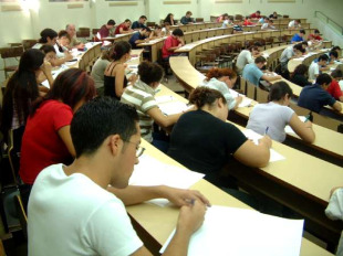 Os aspirantes poder&aacute;n escoller a lingua na que examinarse