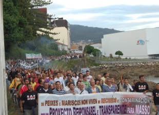 Unha das mobilizaci&oacute;ns contra as obras do Salgueir&oacute;n, o pasado mes de agosto / Imaxe: Foro Social de Cangas
