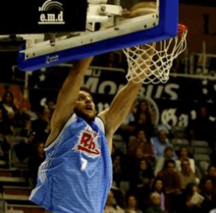 Brian Cusworth estase confirmando como o mellor xogador do Breog&aacute;n