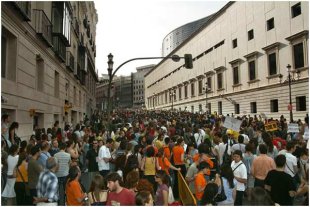 Cada ano milleiros de persoas manif&eacute;stanse en contra da violencia