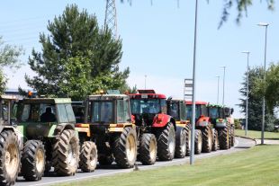 Imaxes da tractorada do pasado 17 de xu&ntilde;o / Fotograf&iacute;a: Xela Rodr&iacute;guez