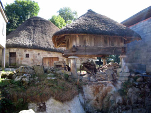 Pallozas no Piornedo, un dos concellos m&aacute;is tur&iacute;sticos dos Ancares