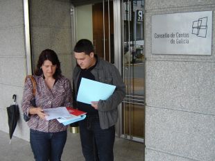 Os concelleiros socialistas, &aacute; entrada do Consello de Contas, este venres en Compostela