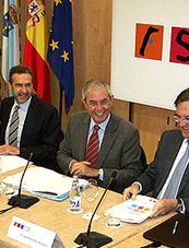 Touri&ntilde;o na reuni&oacute;n na que se falou do sat&eacute;lite