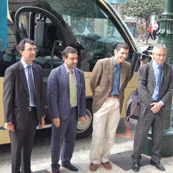 Dom&iacute;nguez, cos organizadores da Vuelta