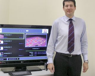 J. Penide, director de Arantia, mostra a ferramenta de distribuci&oacute;n de v&iacute;deo que vendeu a EdF