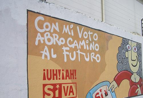 Mural en Puente Llaguno polo S&iacute;. Foto Xurxo Mart&iacute;nez Crespo