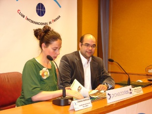 Virxinia Rodr&iacute;guez, coordinadora do Proxecto R&iacute;os, e Rub&eacute;n Cela, director xeral de Xuventude e Solidariedade