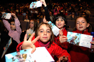 A rapazada asistiu &aacute; proxecci&oacute;n de 'Donkey Xote', na pasada edici&oacute;n do OUFF