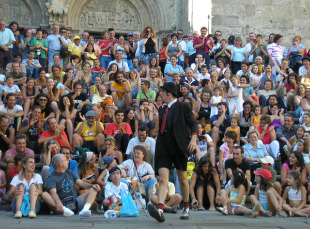 Actuaci&oacute;n de Ni&ntilde;o Costrini