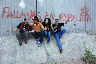 Iv&aacute;n Prado, segundo pola esquerda, en Palestina en 2009