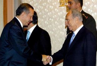 Erdogan e Peres, o 12 novembro de 2007 en Ankara (Turqu&iacute;a)