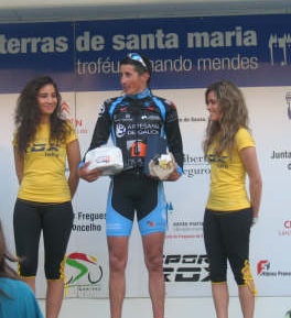 Gustavo Rodr&iacute;guez, no podio despois da s&uacute;a vitoria na terceira etapa