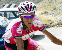 Luis P&eacute;rez na etapa da quinta feira, chegando a &Aacute;vila