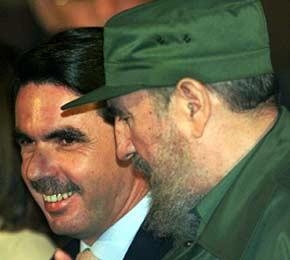 Jos&eacute; Mar&iacute;a Aznar e Fidel Castro, en 1999