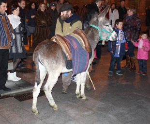 O Apalpador repartiu presadas de casta&ntilde;as diante da Deputaci&oacute;n de Lugo