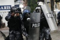 A Polic&iacute;a acordoa a embaixada