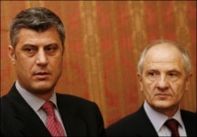 Hachim Tha&ccedil;i e Fatmir Sedjiu, este m&eacute;rcores