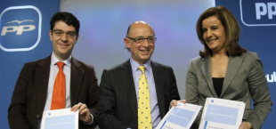 Os aparatos espa&ntilde;ois de PP e PSOE ven con bos ollos un mapa de caixas m&aacute;is centralizado