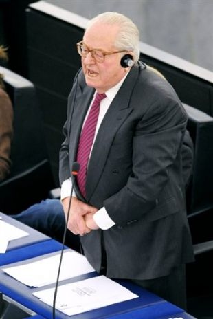 O l&iacute;der da Front National, de 81 anos, o franc&eacute;s Jean-Marie Le Pen