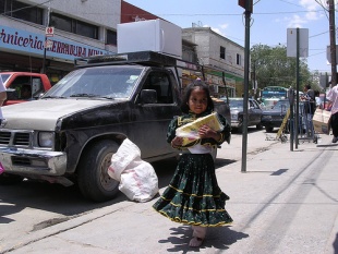 As nenas de clase m&aacute;is baixa son as principais v&iacute;timas dos feminicidios en M&eacute;xico. Na imaxe, Estrellita / Flickr: pmoroni
