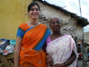 Mar&iacute;a Reim&oacute;ndez con Caroline. Xa non ten medo a que lle tiren fotos