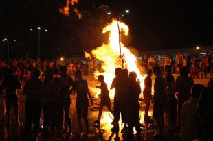 A noite de San Xo&aacute;n no Berb&eacute;s, en Vigo / Flickr: willy sifones