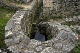 Datalle do castro de San Cibrao de L&aacute;s / Flickr: hermidaprada