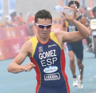 Xabier G&oacute;mez Noya tam&eacute;n estar&aacute; na li&ntilde;a de sa&iacute;da, correndo na casa