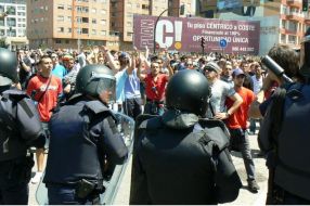 Esta sexta feira, tentando impedir o cambio de quenda en Citro&euml;n / Imaxe: CIG (clique para ampliar)